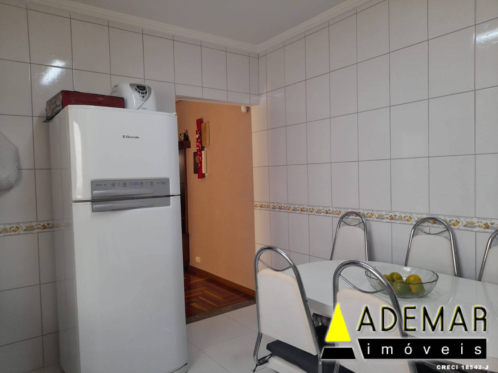 Casa à venda com 3 quartos, 200m² - Foto 8