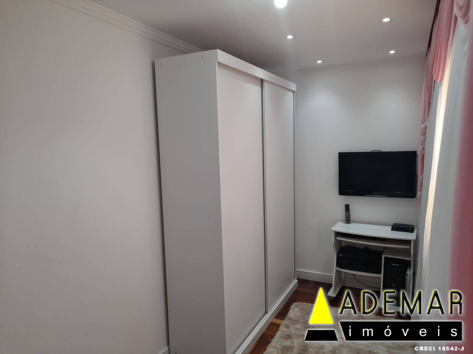 Casa à venda com 3 quartos, 200m² - Foto 16