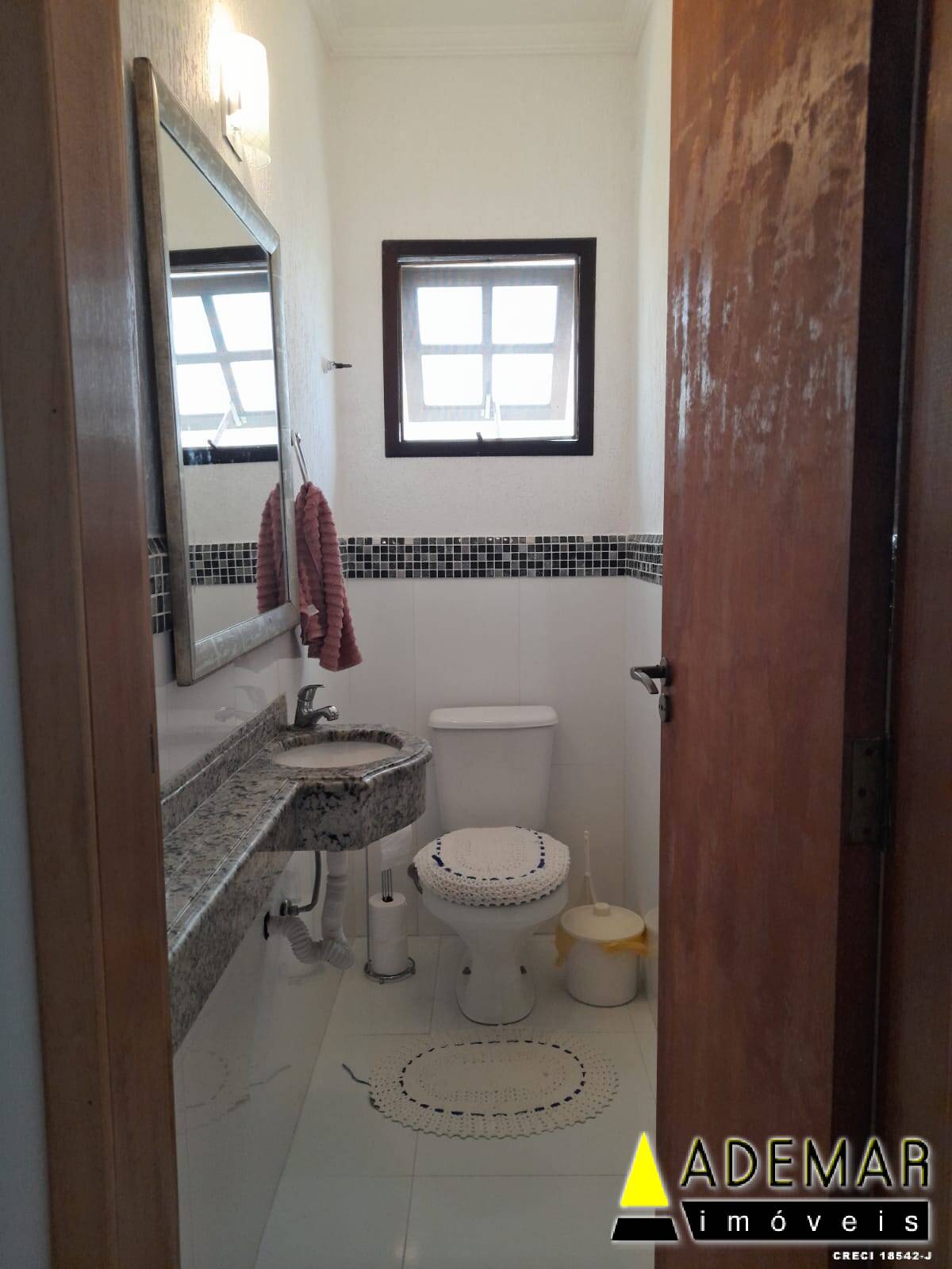 Casa à venda com 3 quartos, 200m² - Foto 26