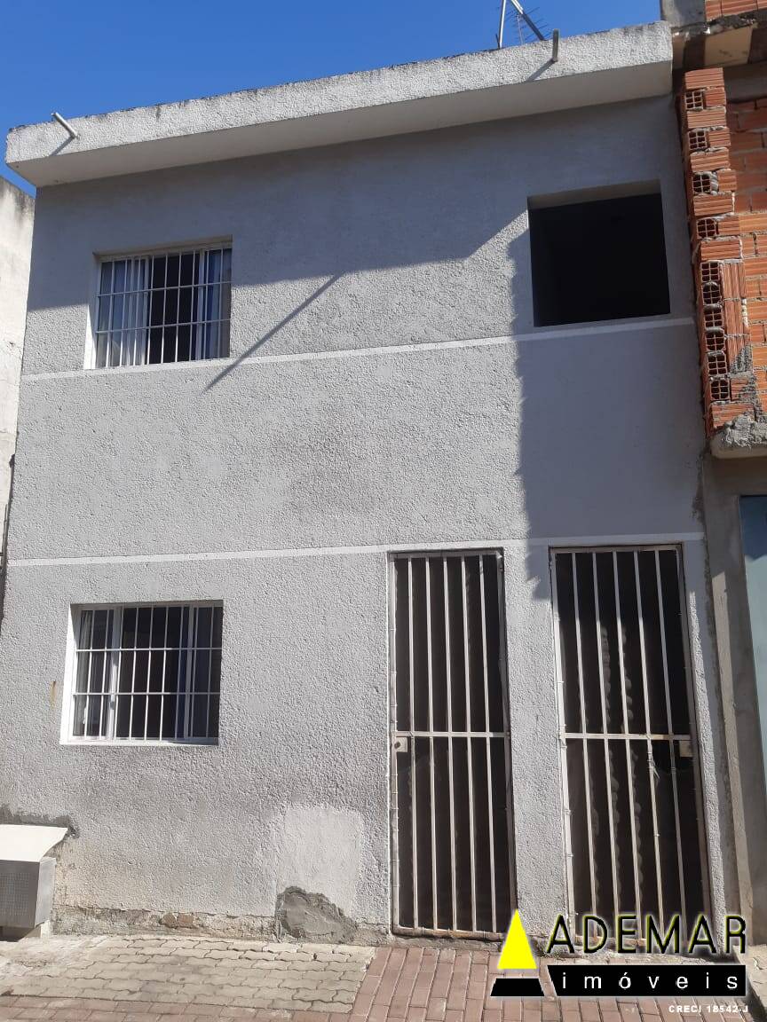 Casa à venda com 6 quartos, 157m² - Foto 2