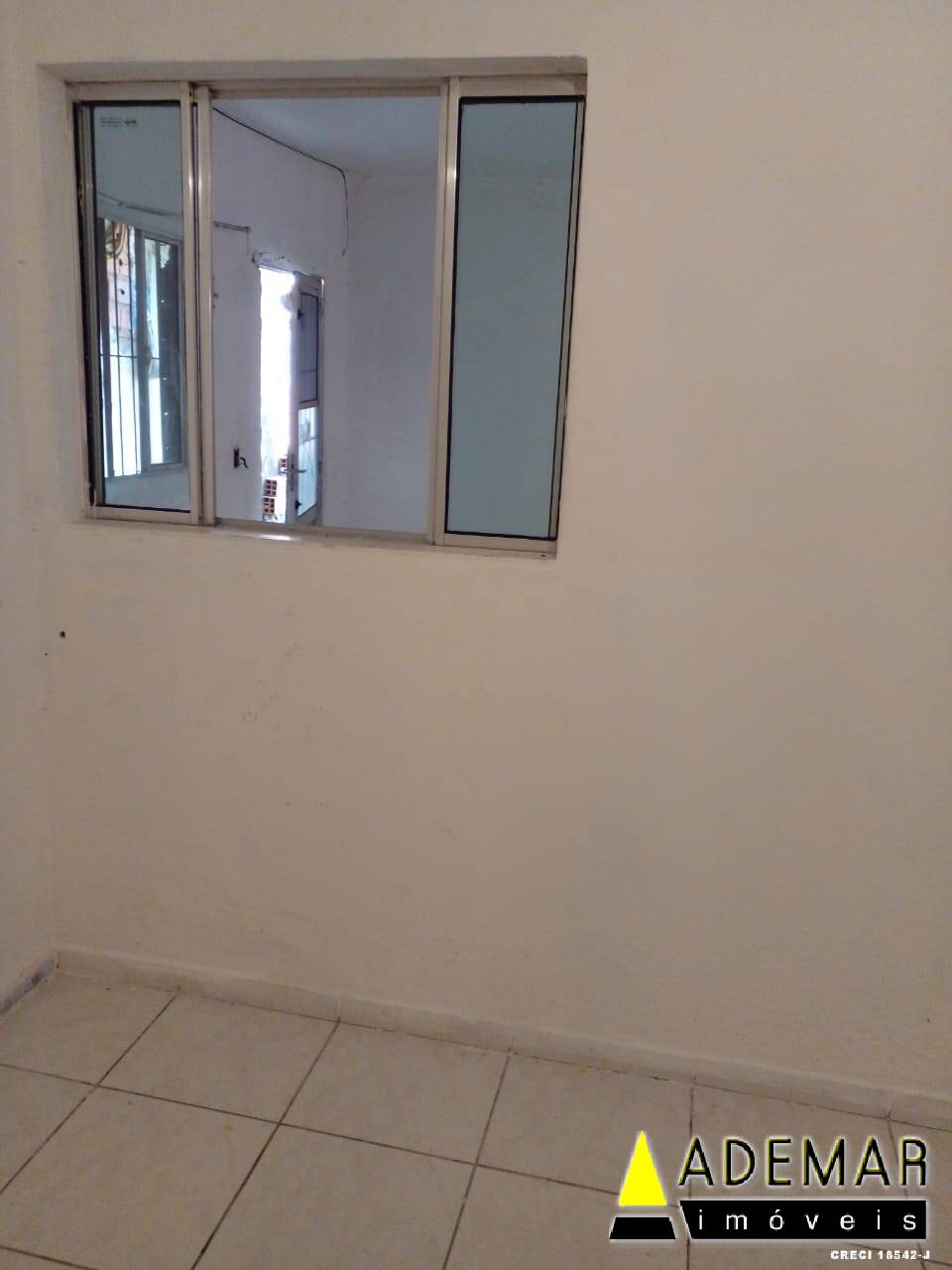 Casa à venda com 3 quartos, 120m² - Foto 2