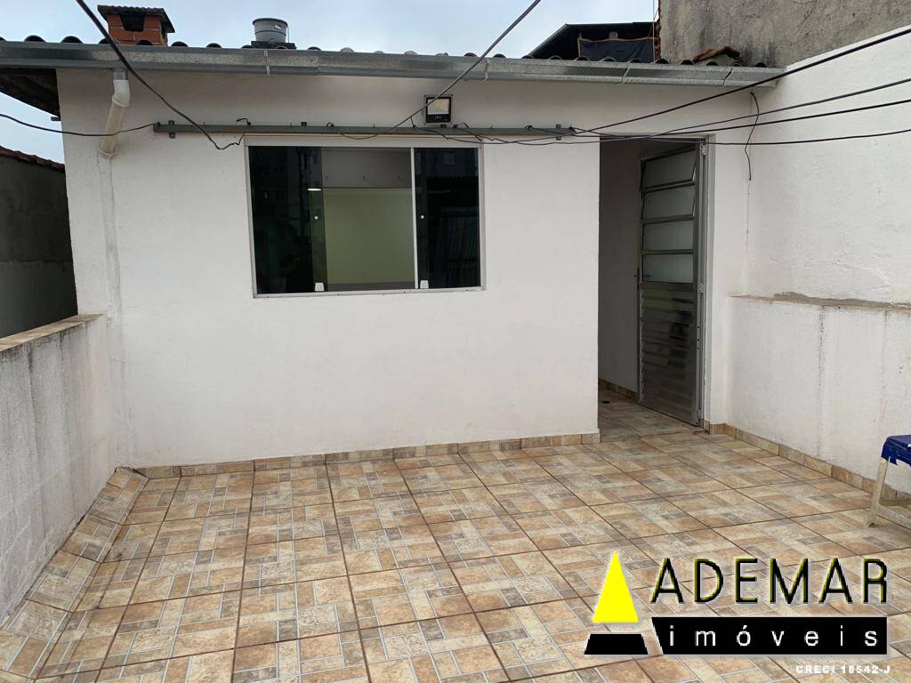 Casa à venda com 2 quartos, 125m² - Foto 1