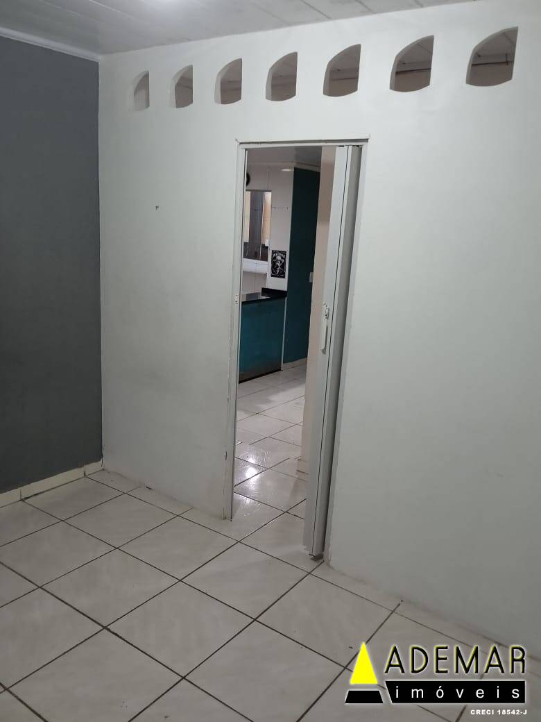 Casa à venda com 3 quartos, 75m² - Foto 3