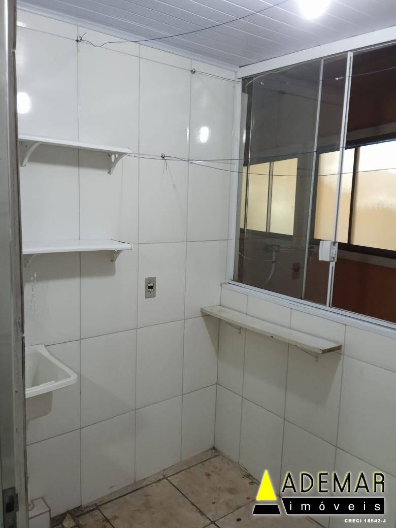 Casa à venda com 3 quartos, 75m² - Foto 9