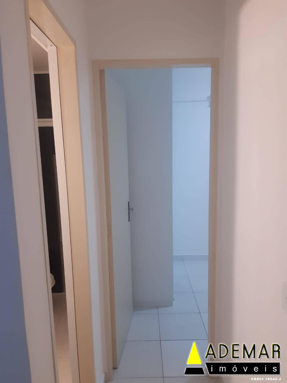 Apartamento à venda com 3 quartos, 67m² - Foto 3