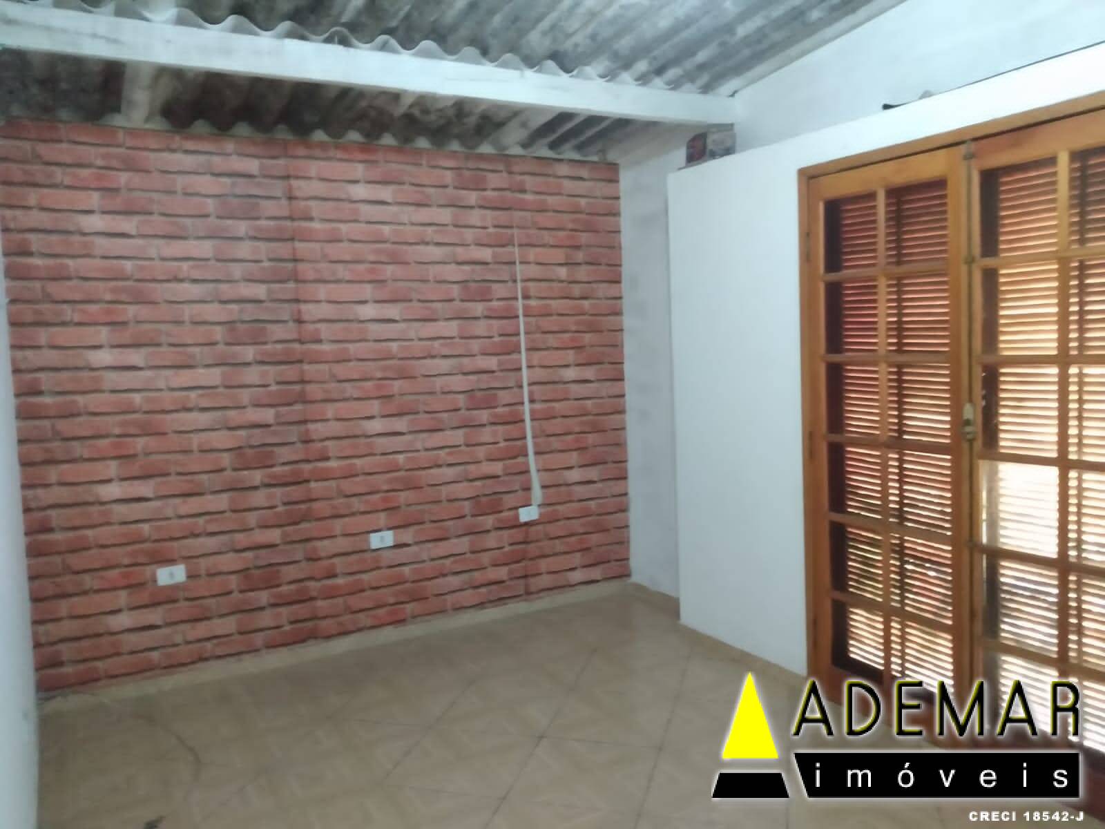 Casa à venda com 6 quartos, 125m² - Foto 9