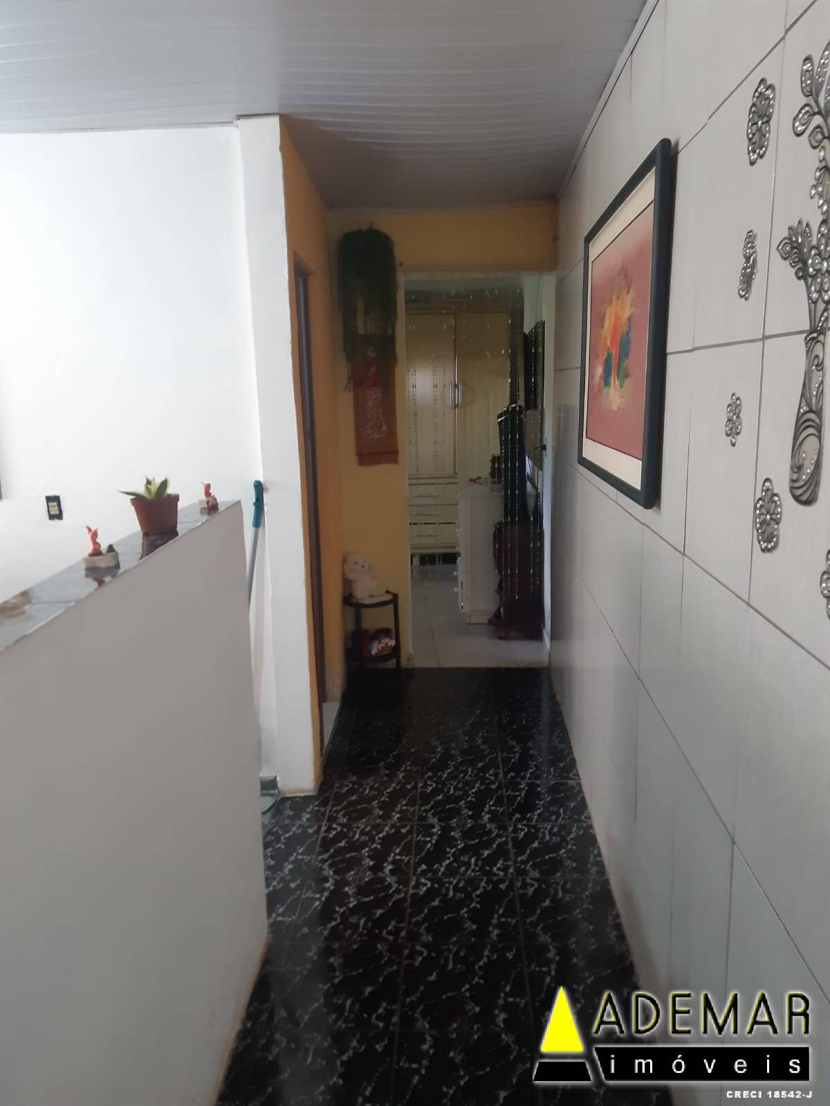 Casa à venda com 1 quarto, 80m² - Foto 2