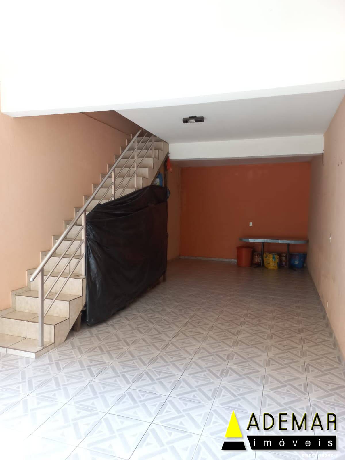 Casa à venda com 2 quartos, 75m² - Foto 2