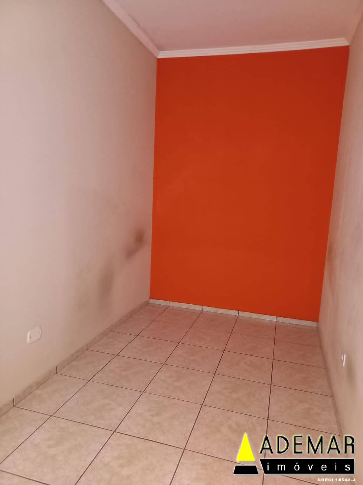 Casa à venda com 2 quartos, 75m² - Foto 4