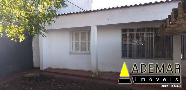 Casa à venda com 2 quartos, 340m² - Foto 1