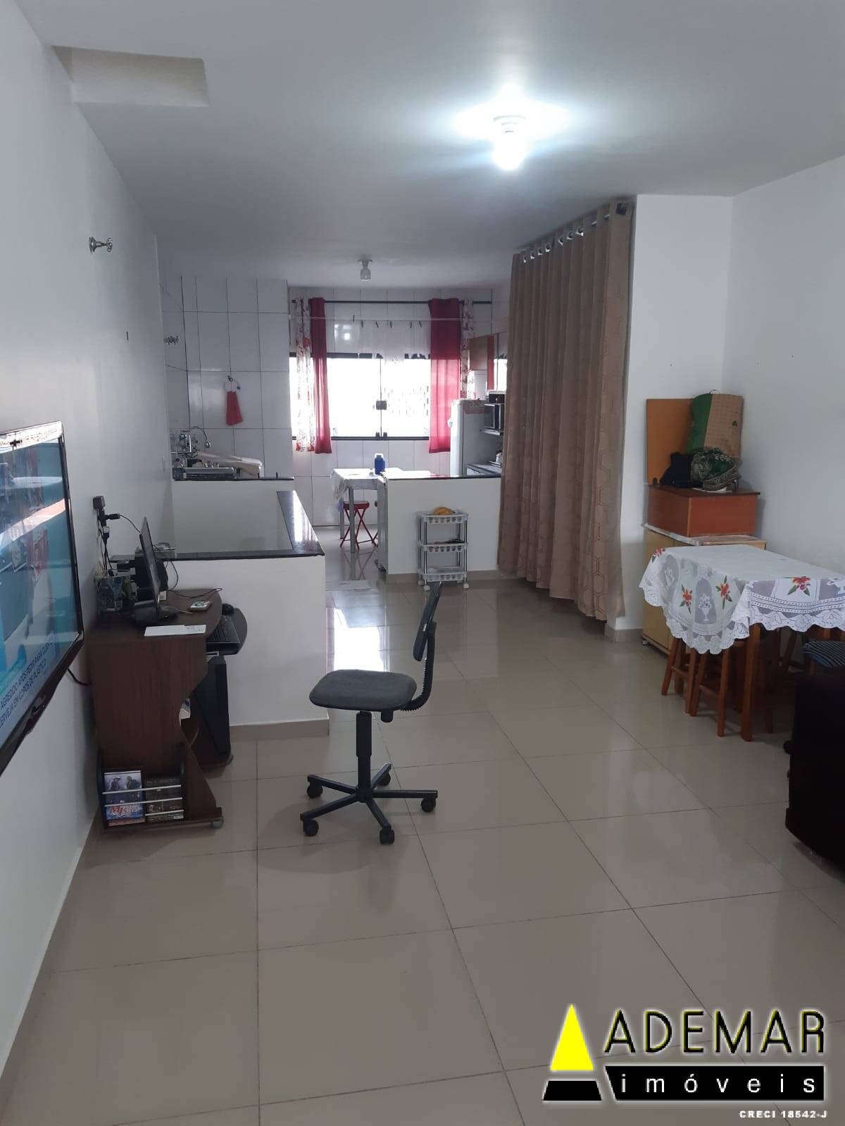 Casa à venda com 2 quartos, 120m² - Foto 1