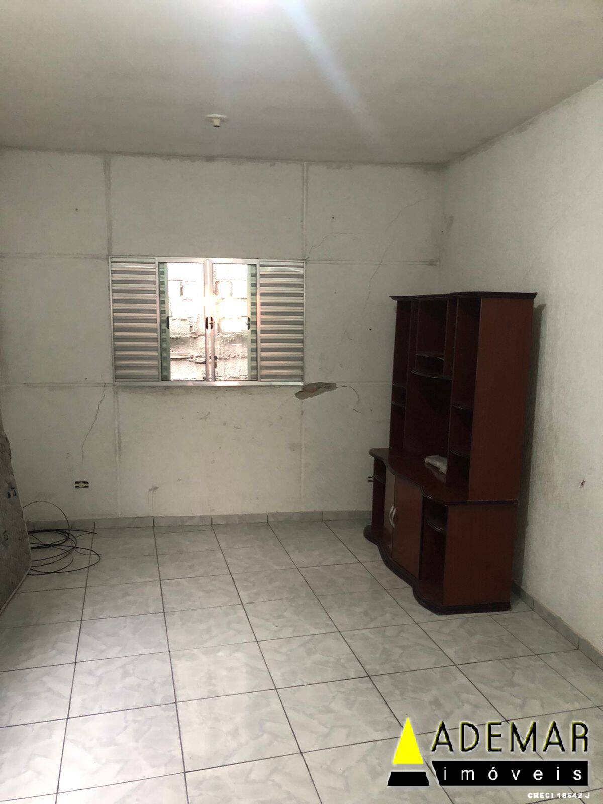 Casa à venda com 2 quartos, 80m² - Foto 2