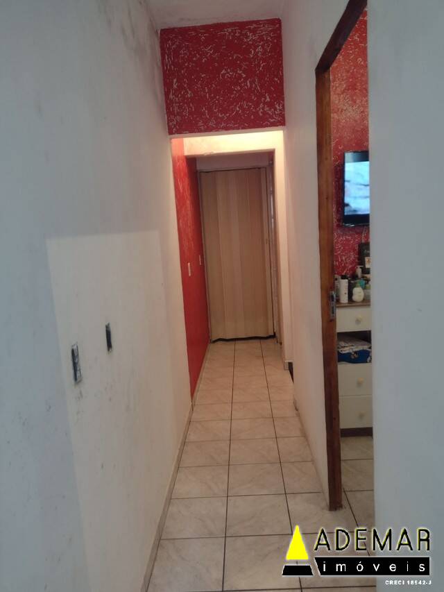 Casa à venda com 2 quartos, 125m² - Foto 1