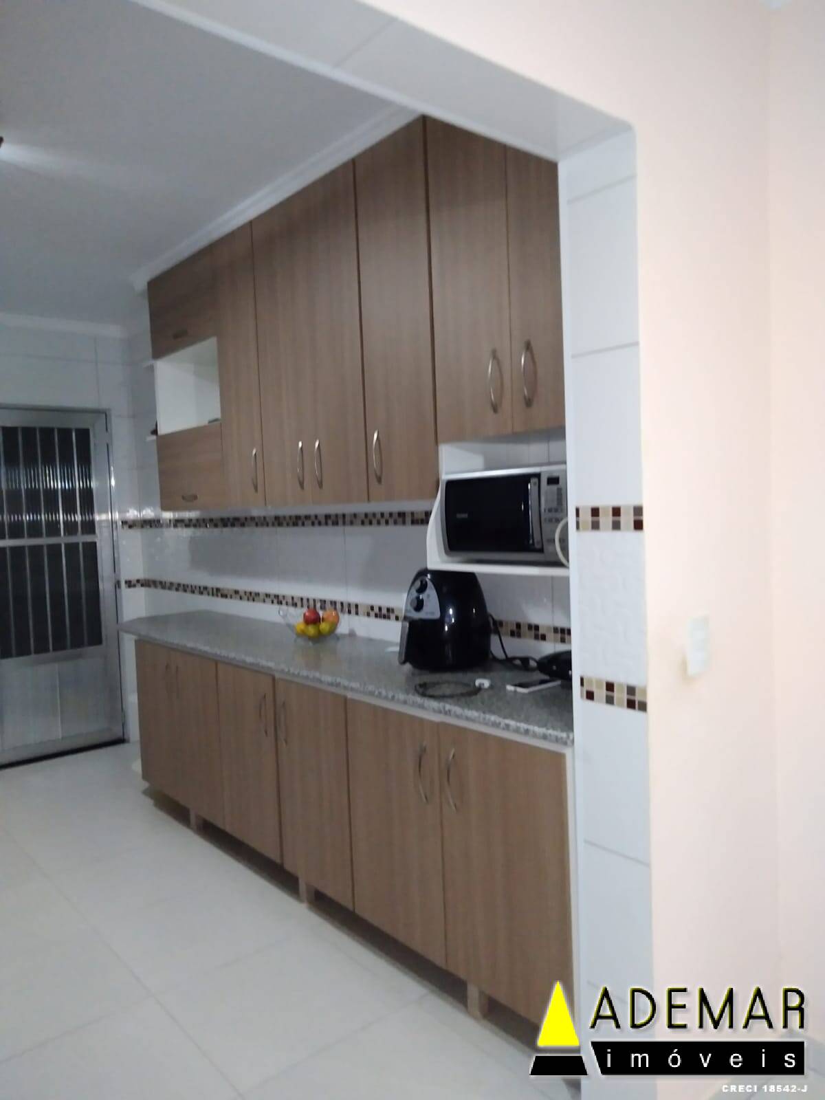 Casa à venda com 3 quartos, 155m² - Foto 3