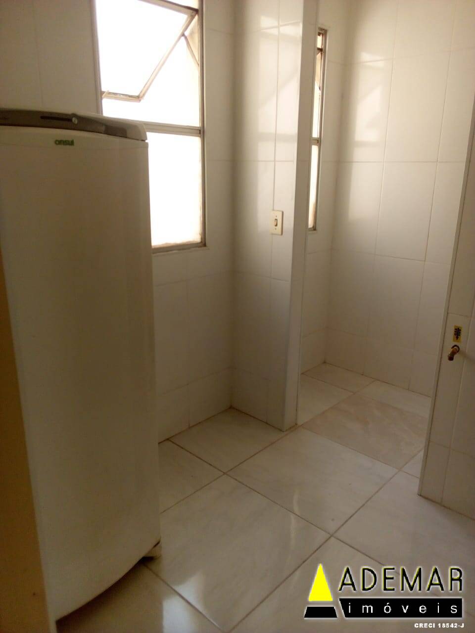 Apartamento à venda com 2 quartos, 48m² - Foto 2