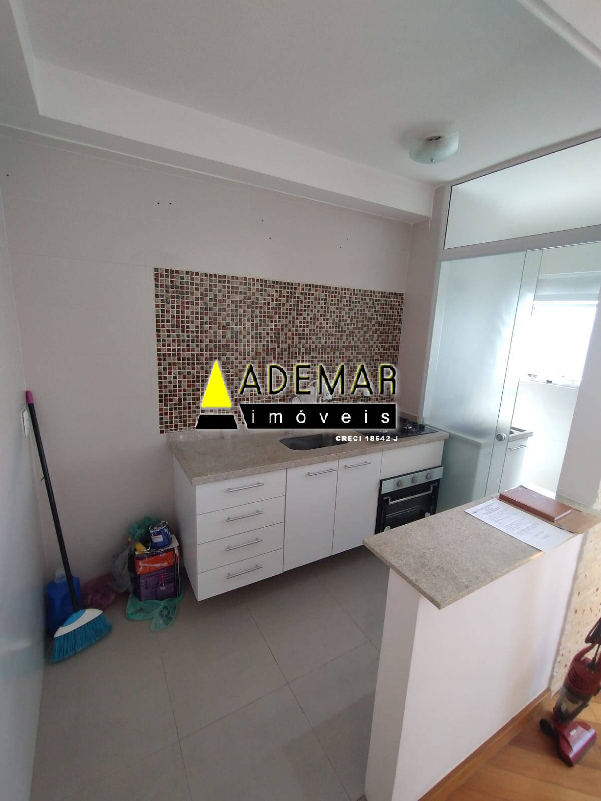 Apartamento à venda com 2 quartos, 44m² - Foto 1