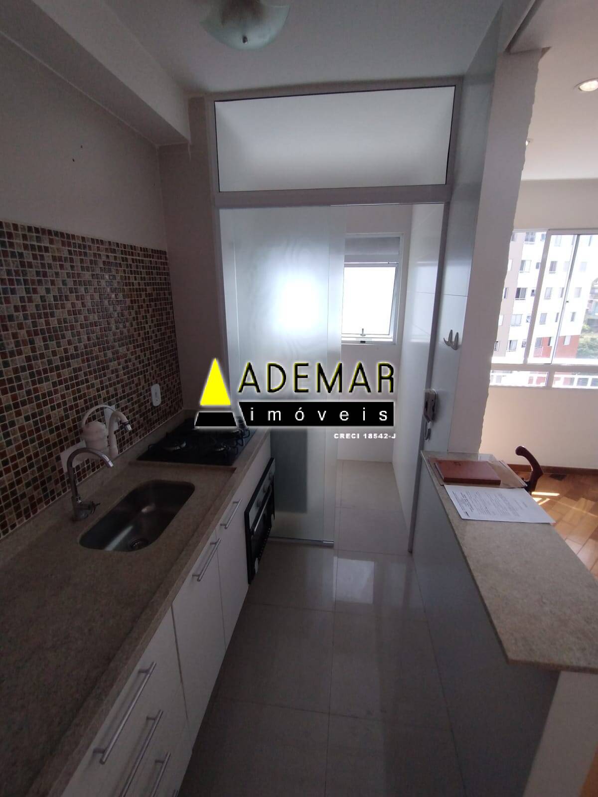 Apartamento à venda com 2 quartos, 44m² - Foto 2