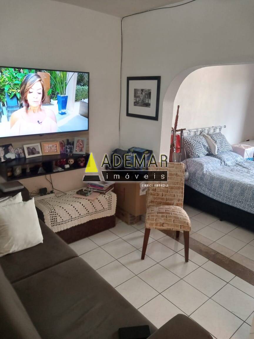 Casa para alugar com 1 quarto, 50m² - Foto 3