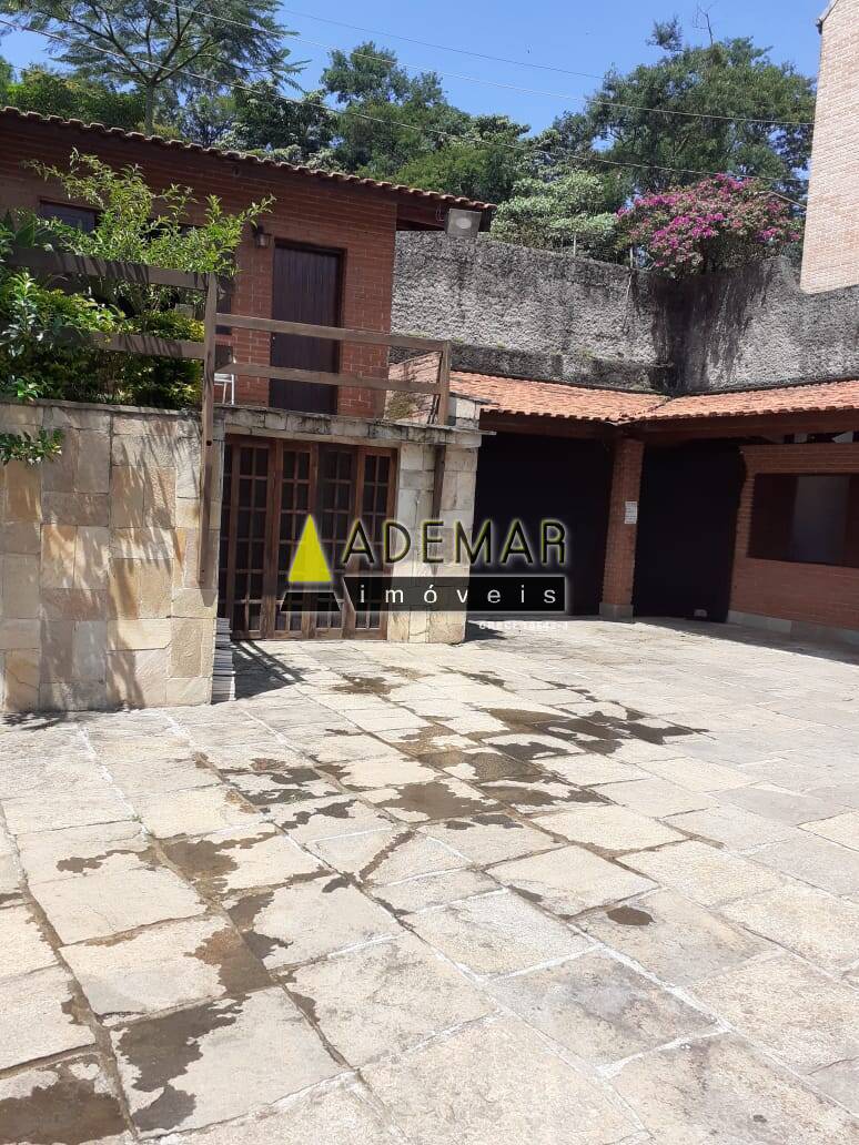 Casa à venda e aluguel com 4 quartos, 2700m² - Foto 5