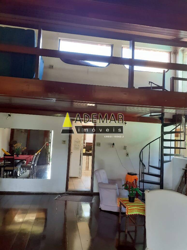 Casa à venda e aluguel com 4 quartos, 2700m² - Foto 13