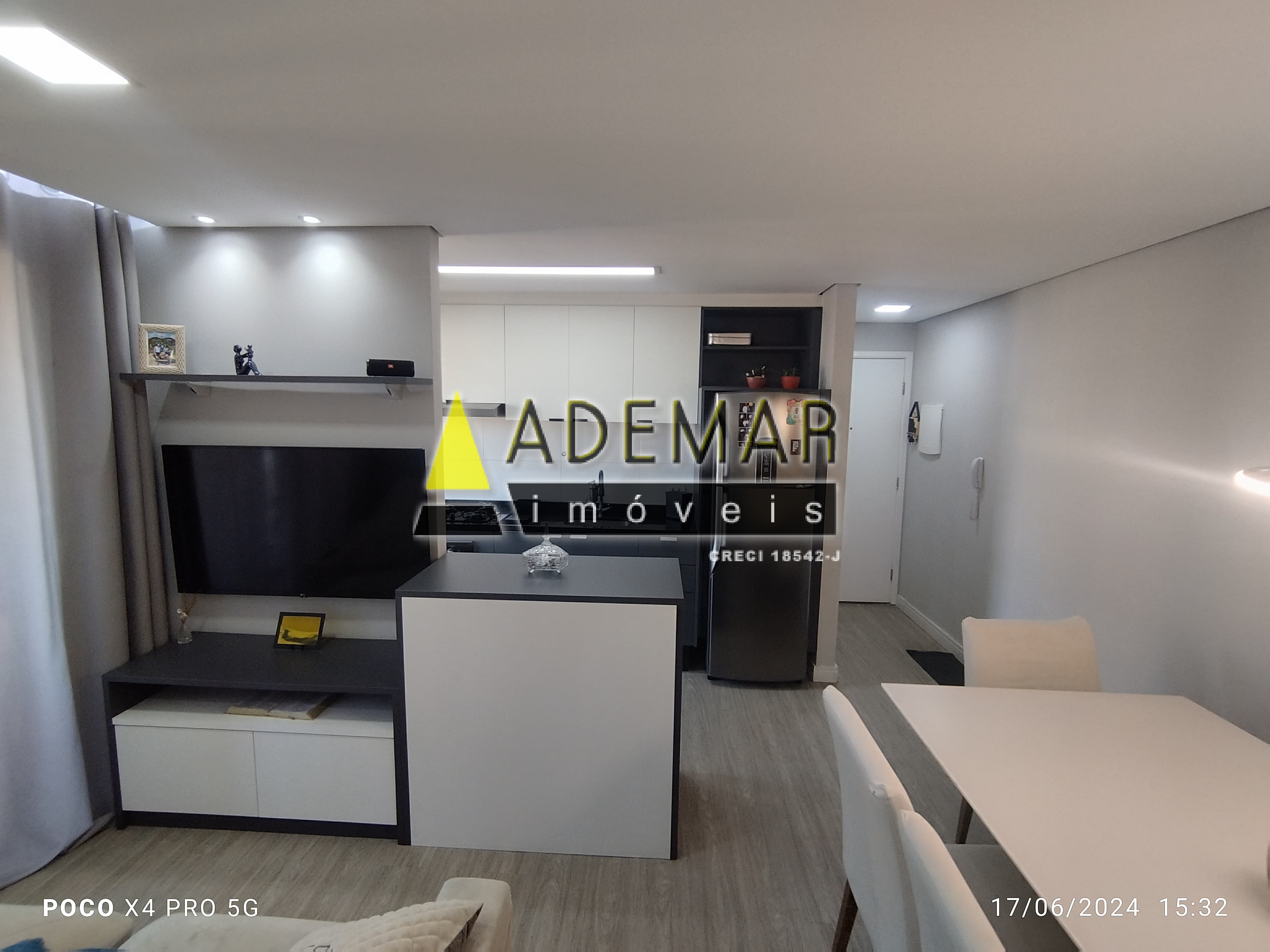 Apartamento à venda com 2 quartos, 56m² - Foto 8