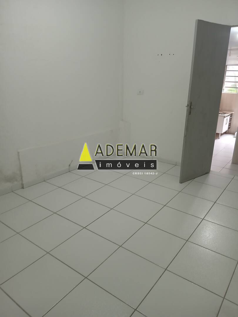 Casa para alugar com 1 quarto, 40m² - Foto 7