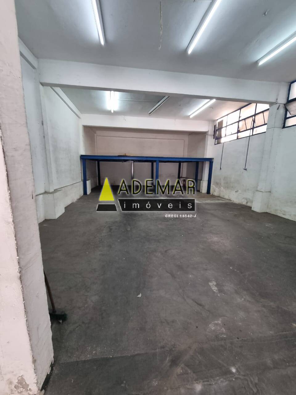 Depósito-Galpão-Armazém para alugar, 205m² - Foto 5