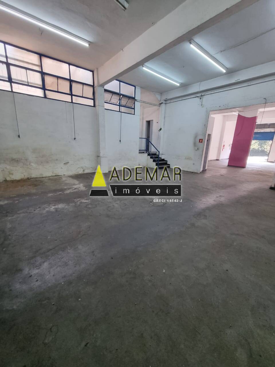 Depósito-Galpão-Armazém para alugar, 205m² - Foto 7