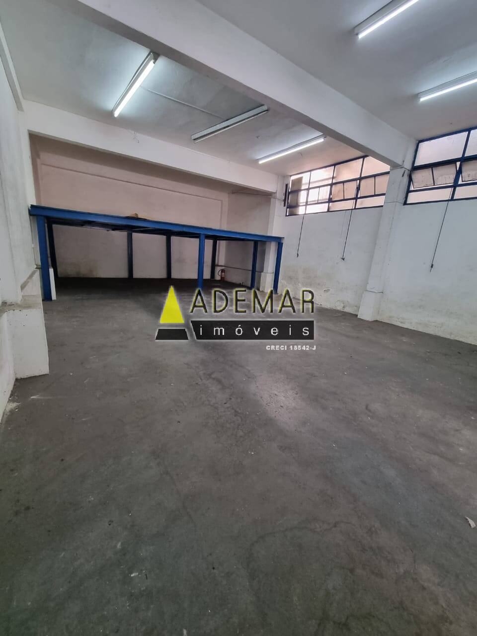 Depósito-Galpão-Armazém para alugar, 205m² - Foto 6