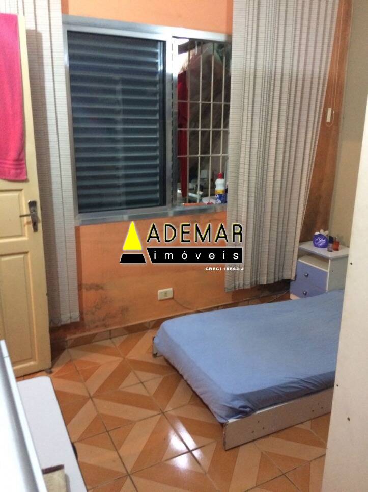 Casa à venda com 3 quartos, 200m² - Foto 4