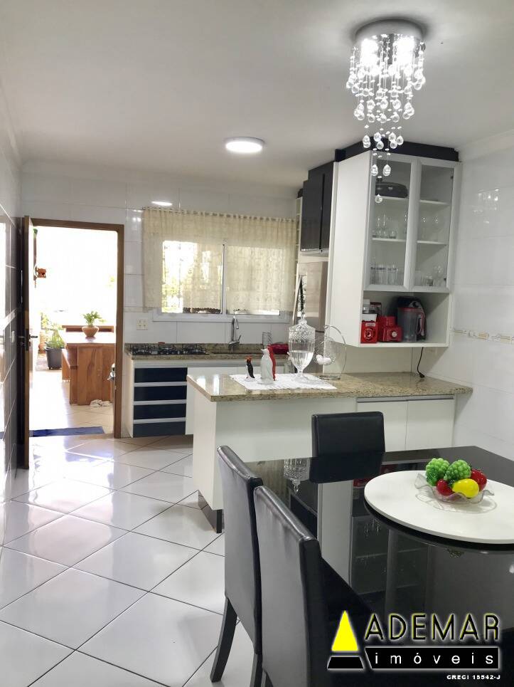 Casa à venda com 3 quartos, 125m² - Foto 4